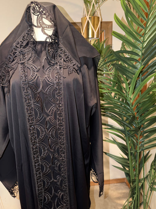 Saphrina Lace Abaya: Black